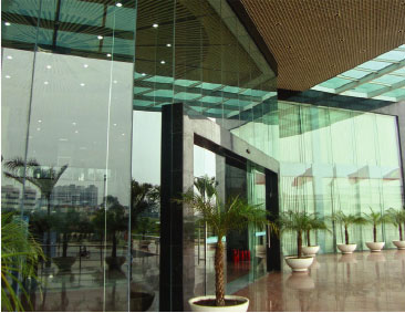 Vách kính không khung